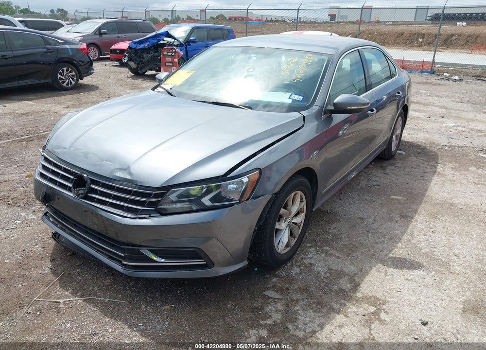 2017 VOLKSWAGEN PASSAT VIN: 1VWAT7A32HC085122