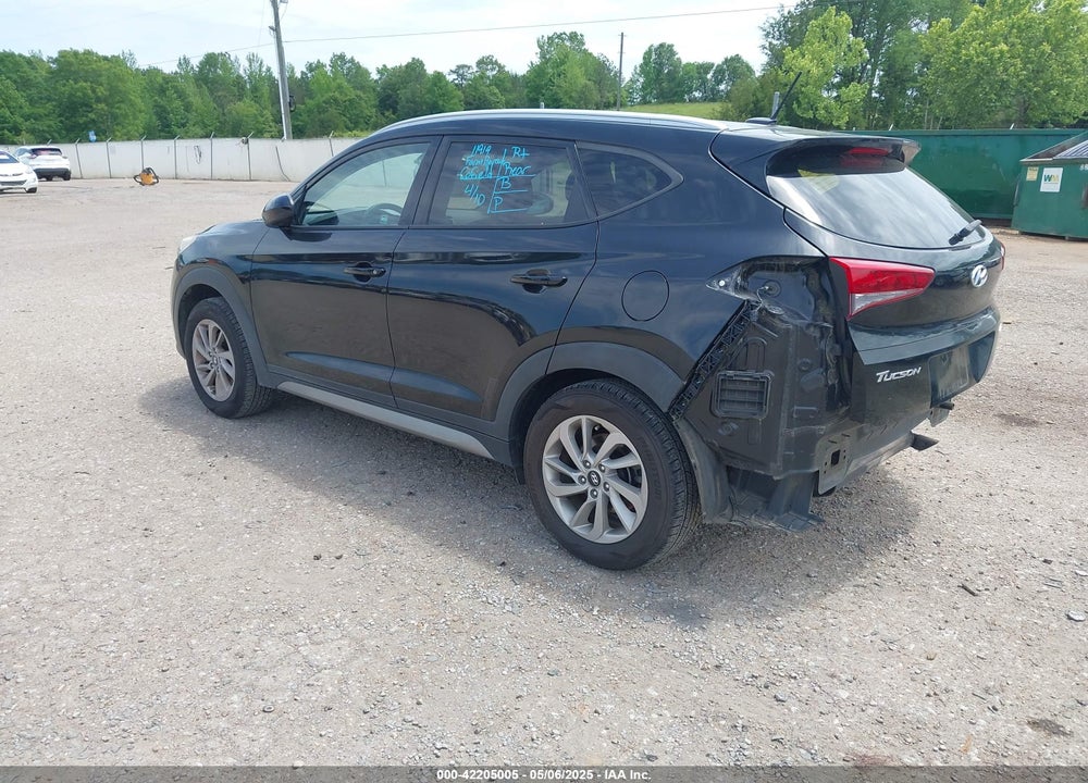 2017 HYUNDAI TUCSON SE VIN: KM8J3CA44HU296655