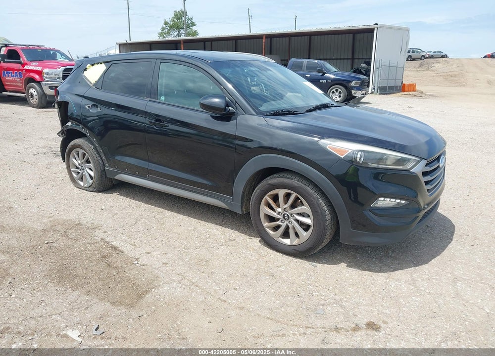 2017 HYUNDAI TUCSON SE VIN: KM8J3CA44HU296655
