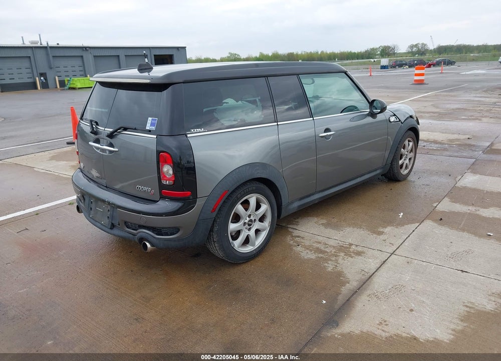 2009 MINI COOPER S VIN: WMWMM335X9TP93430