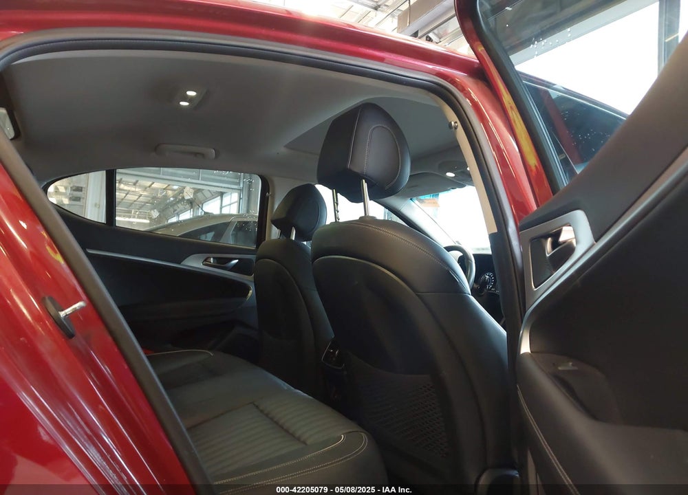 2022 GENESIS G70 2.0T AWD VIN: KMTG34TA3NU086889