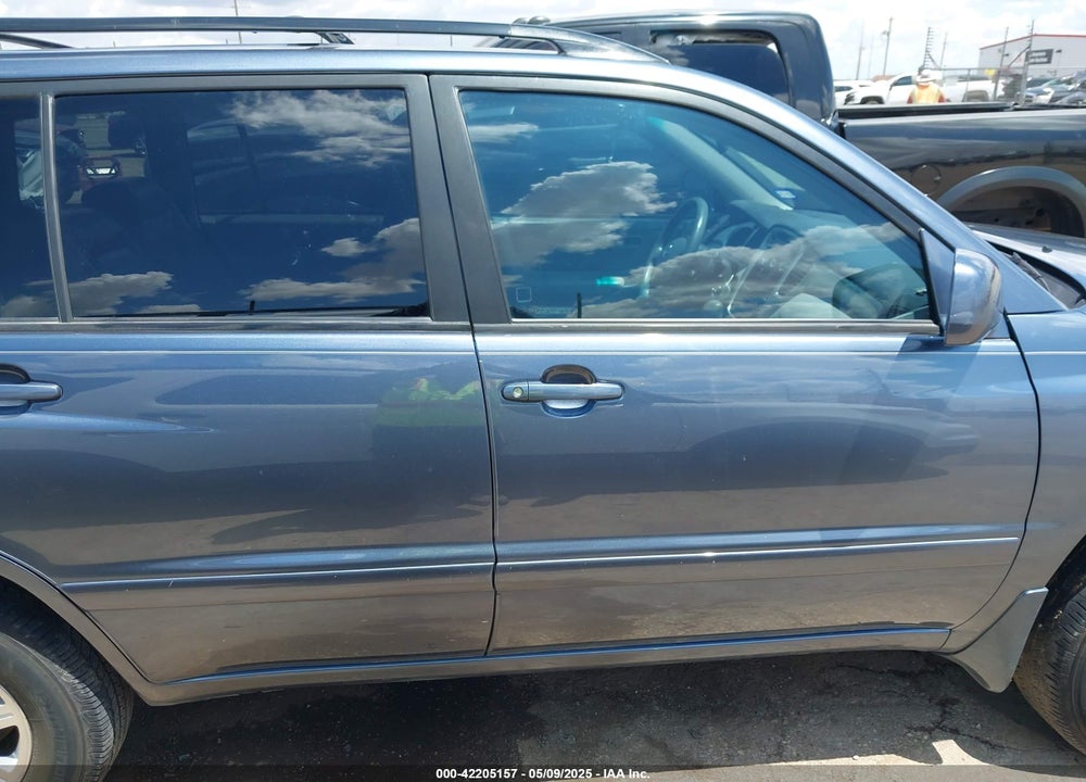 2005 TOYOTA HIGHLANDER VIN: JTEGD21A850120069