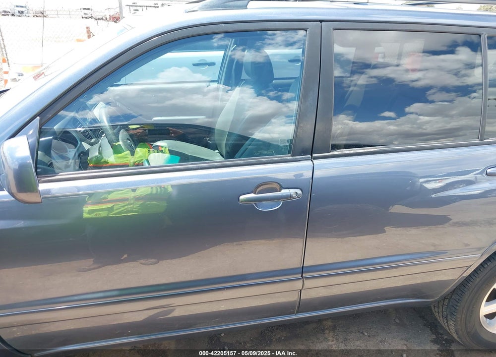 2005 TOYOTA HIGHLANDER VIN: JTEGD21A850120069
