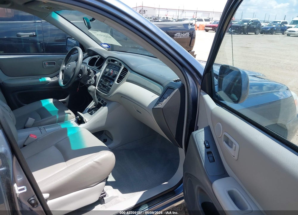 2005 TOYOTA HIGHLANDER VIN: JTEGD21A850120069