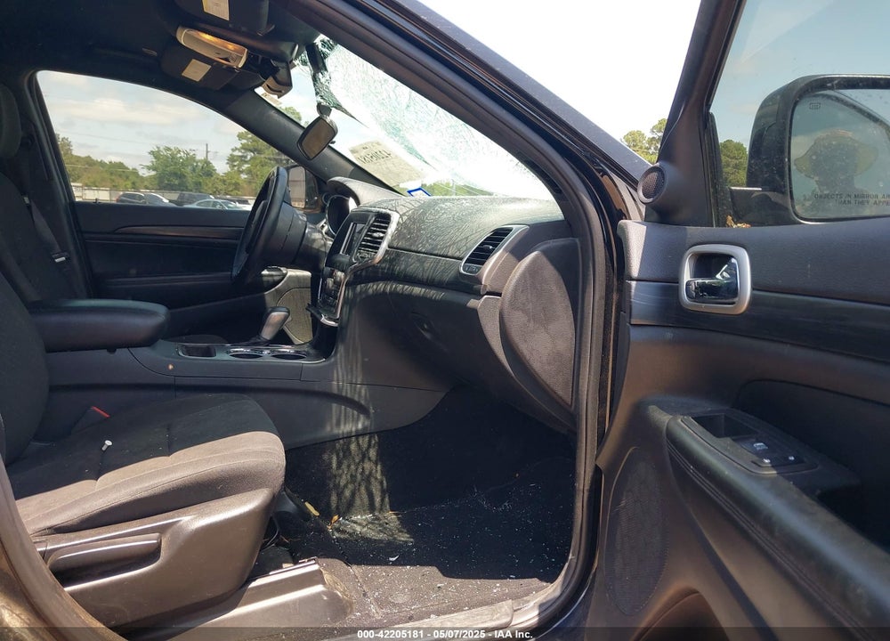 2019 JEEP GRAND CHEROKEE LAREDO E 4X2 VIN: 1C4RJEAG4KC690043