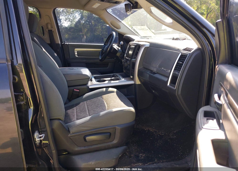 2017 RAM 2500 BIG HORN 4X4 6'4 BOX VIN: 3C6UR5DL9HG628274