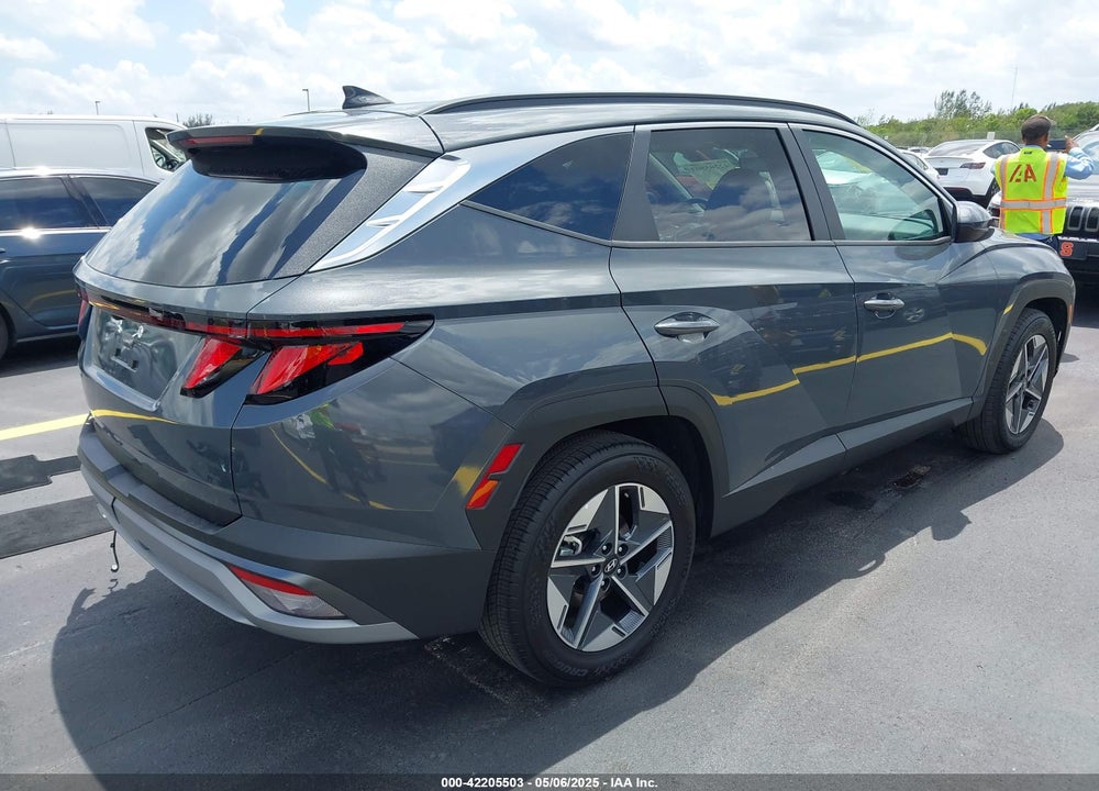 2025 HYUNDAI TUCSON VIN: 5NMJB3DE9SH490219