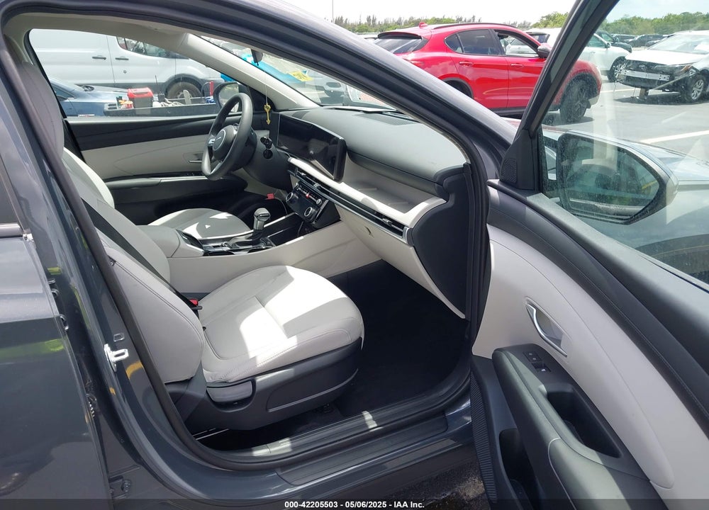 2025 HYUNDAI TUCSON VIN: 5NMJB3DE9SH490219