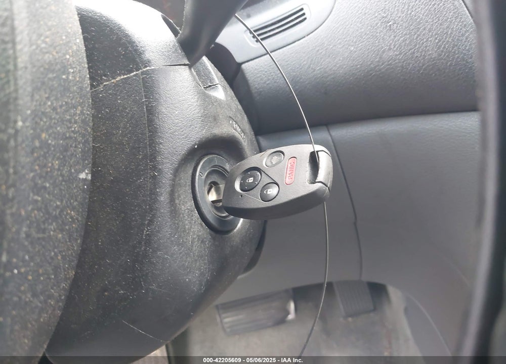 2006 HONDA ACCORD VIN: 1HGCM826X6A004417