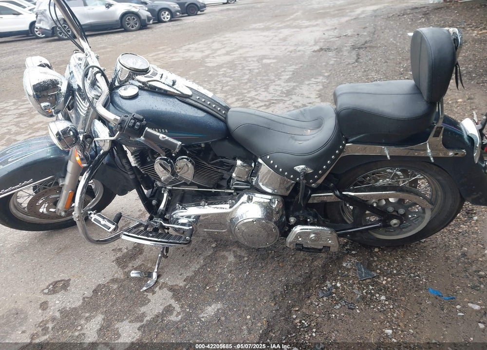2015 HARLEY-DAVIDSON FLSTC HERITAGE SOFTAIL CLASSIC VIN: 1HD1BWV11FB018571