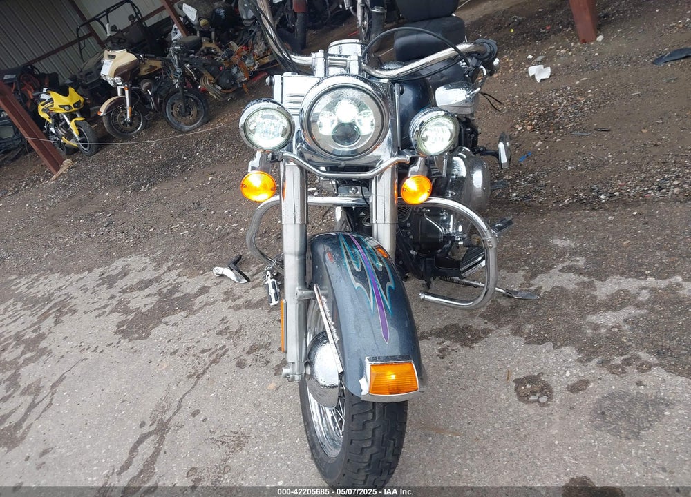 2015 HARLEY-DAVIDSON FLSTC HERITAGE SOFTAIL CLASSIC VIN: 1HD1BWV11FB018571