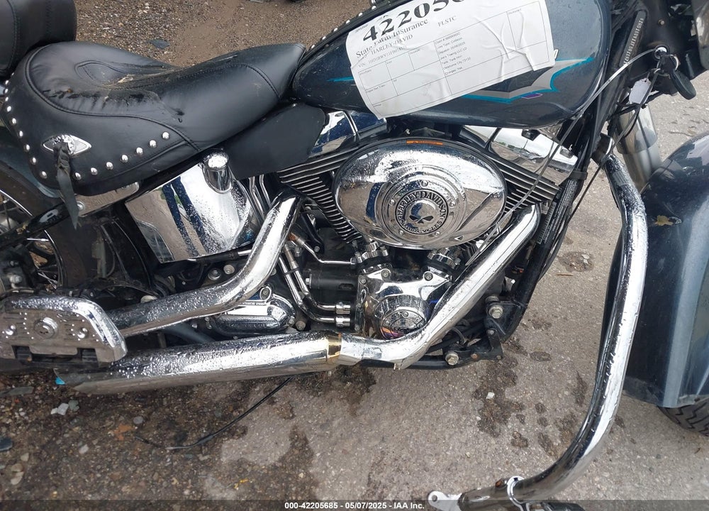 2015 HARLEY-DAVIDSON FLSTC HERITAGE SOFTAIL CLASSIC VIN: 1HD1BWV11FB018571