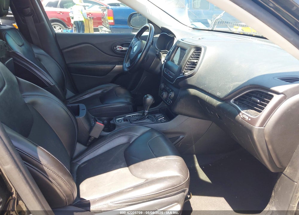 2019 JEEP CHEROKEE VIN: 1C4PJLLB9KD248110