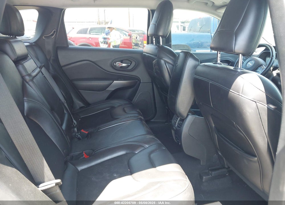 2019 JEEP CHEROKEE VIN: 1C4PJLLB9KD248110