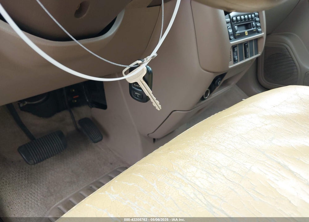 2001 TOYOTA SIENNA VIN: 4T3ZF13C51U375042