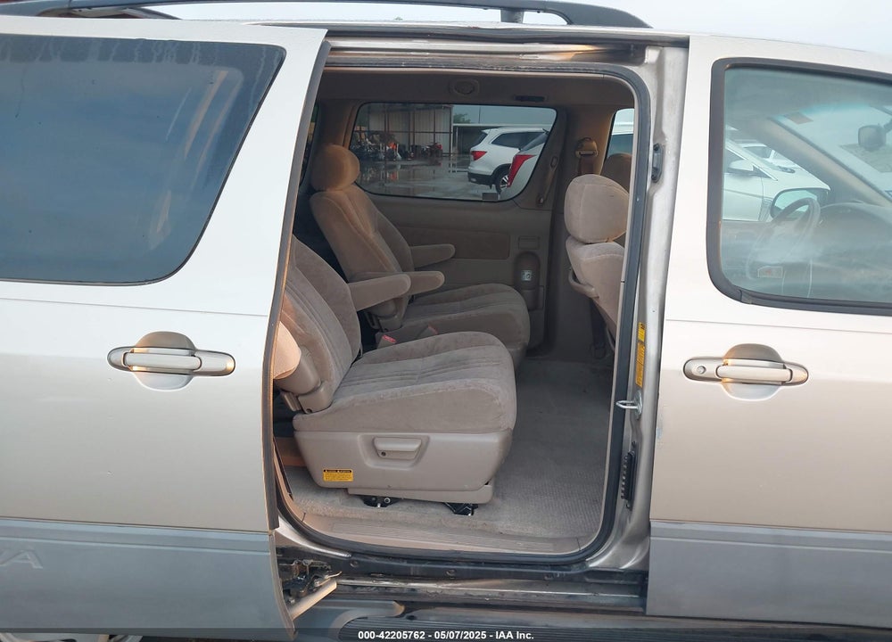 2001 TOYOTA SIENNA VIN: 4T3ZF13C51U375042