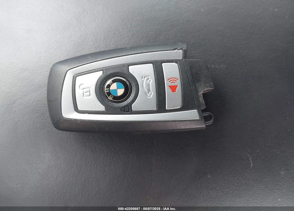 2016 BMW M3 VIN: WBS8M9C52G5D31237