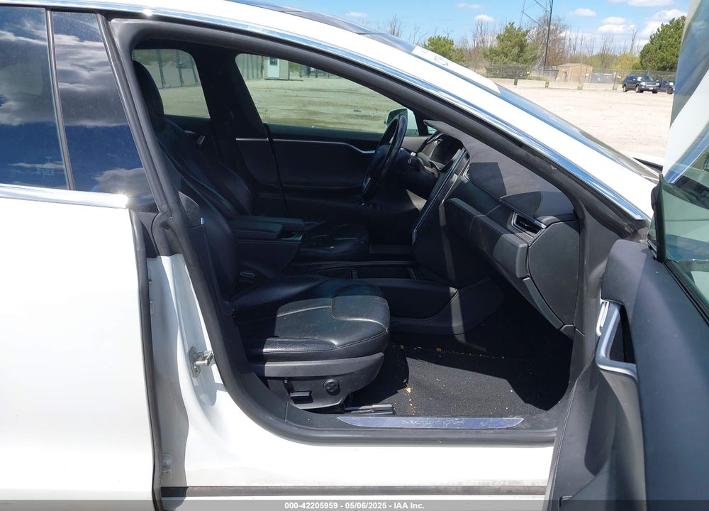 2015 TESLA MODEL S VIN: 5YJSA1H26FF084143