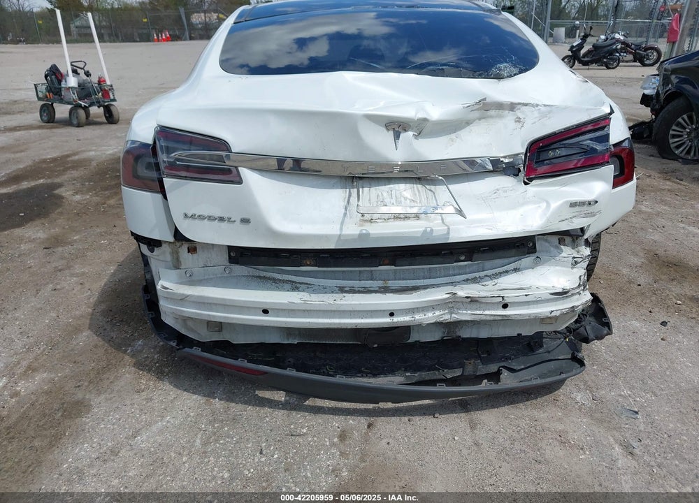 2015 TESLA MODEL S VIN: 5YJSA1H26FF084143
