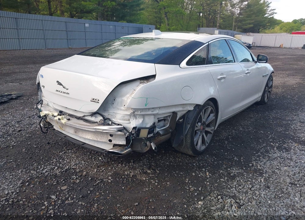 2017 JAGUAR XJ VIN: SAJXJ1GD0H8W08934