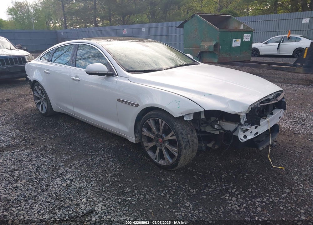 2017 JAGUAR XJ VIN: SAJXJ1GD0H8W08934