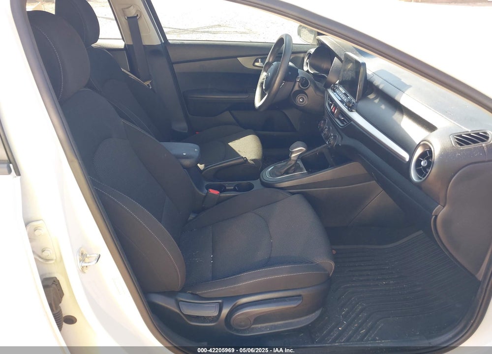 2020 KIA FORTE FE VIN: 3KPF24AD5LE184392