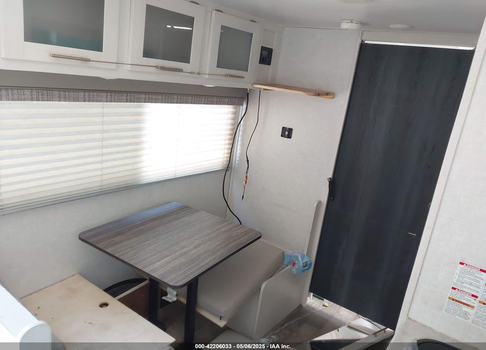 2022 R-VISION R POD FOREST RIVER TRAILER VIN: 5ZT2RPHC1NV022314