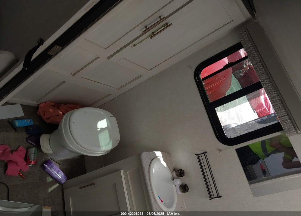 2022 R-VISION R POD FOREST RIVER TRAILER VIN: 5ZT2RPHC1NV022314