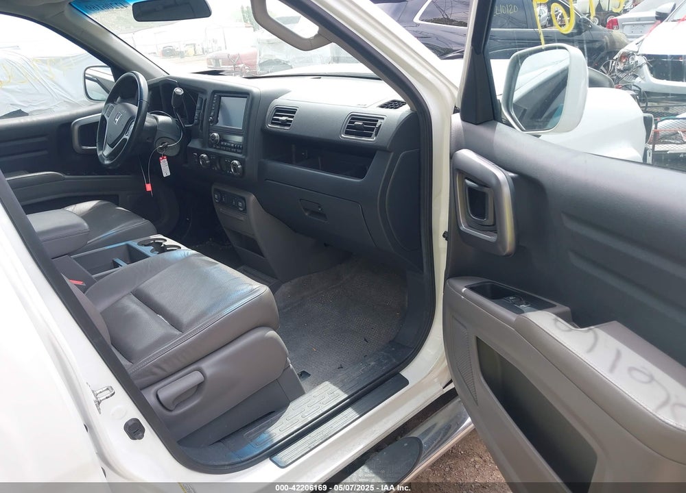 2012 HONDA RIDGELINE RTL VIN: 5FPYK1F57CB453096