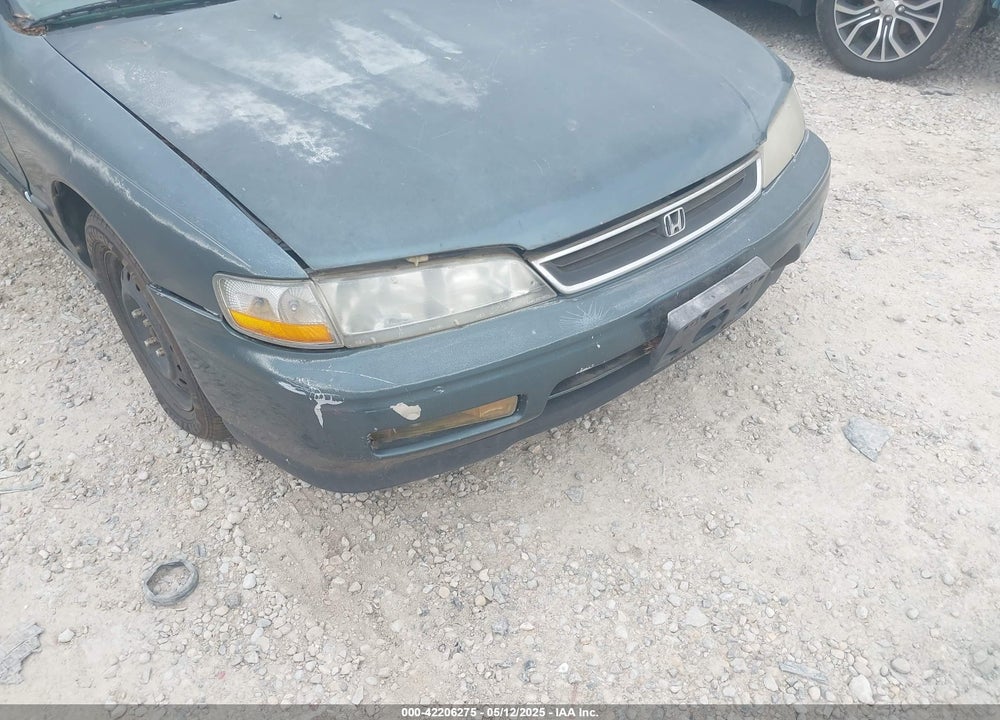 1996 HONDA ACCORD LX/EX VIN: 1HGCD5635TA130498