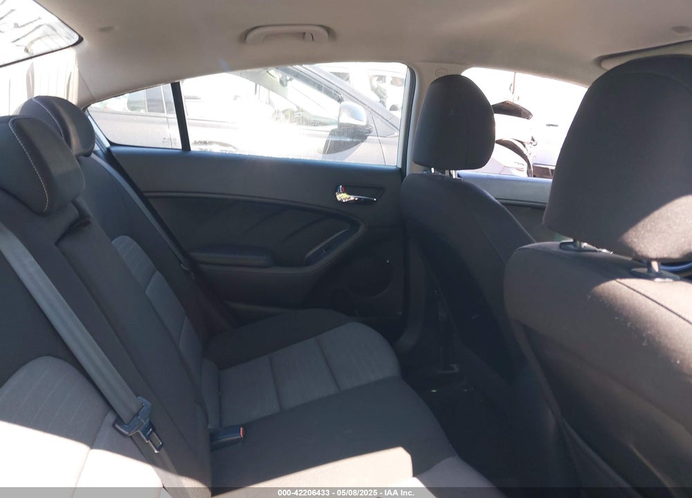 2016 KIA FORTE EX VIN: KNAFX4A85G5450741