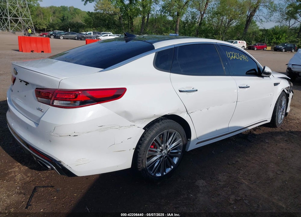 2018 KIA OPTIMA VIN: 5XXGV4L2XJG209198