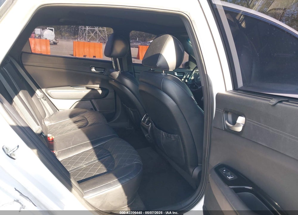 2018 KIA OPTIMA VIN: 5XXGV4L2XJG209198