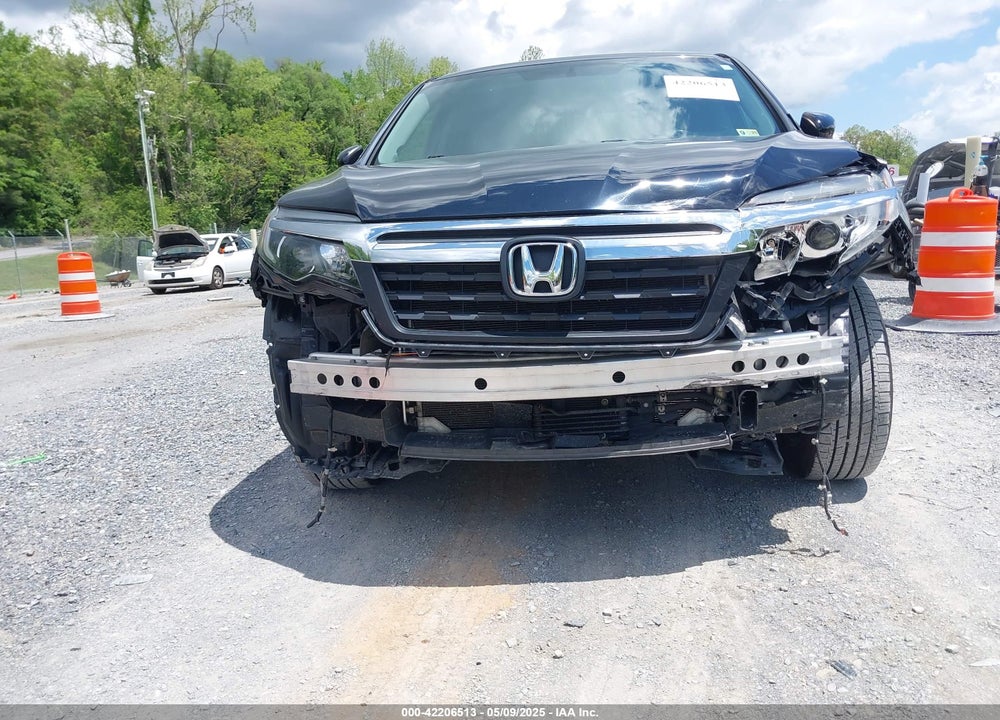2017 HONDA RIDGELINE RTL VIN: 5FPYK3F51HB013989