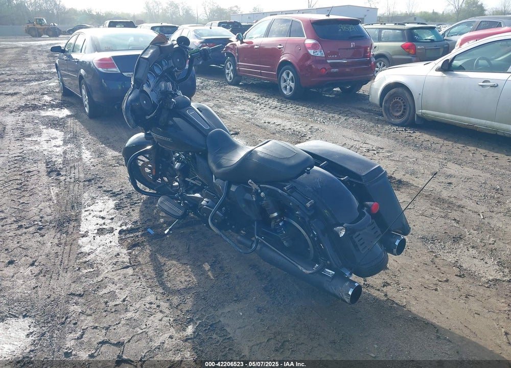 2018 HARLEY-DAVIDSON FLHXS STREET GLIDE SPECIAL VIN: 1HD1KRC17JB633946