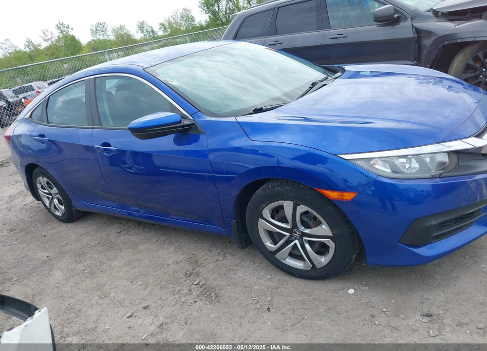 2018 HONDA CIVIC VIN: 19XFC2F52JE043733