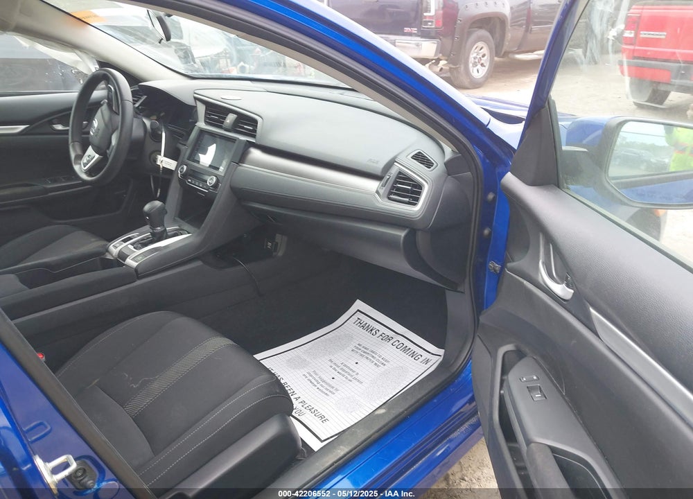 2018 HONDA CIVIC VIN: 19XFC2F52JE043733