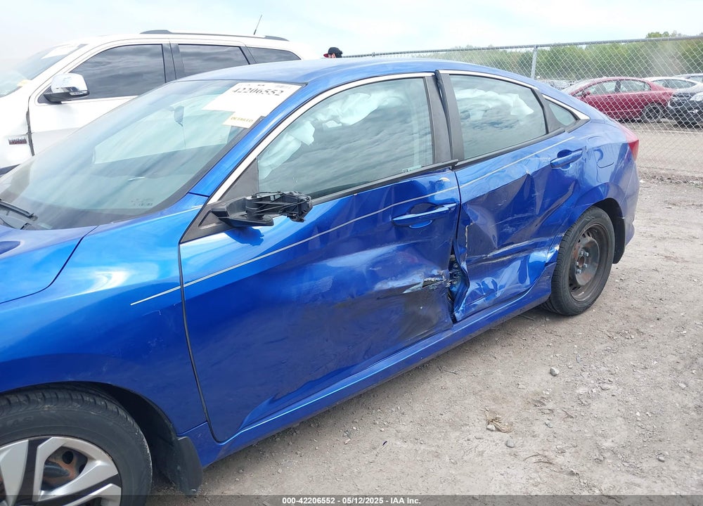 2018 HONDA CIVIC VIN: 19XFC2F52JE043733
