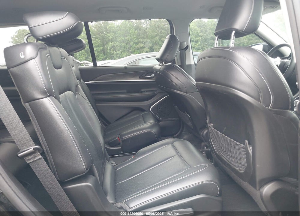 2023 JEEP GRAND CHEROKEE L LIMITED 4X4 VIN: 1C4RJKBG6P8702247