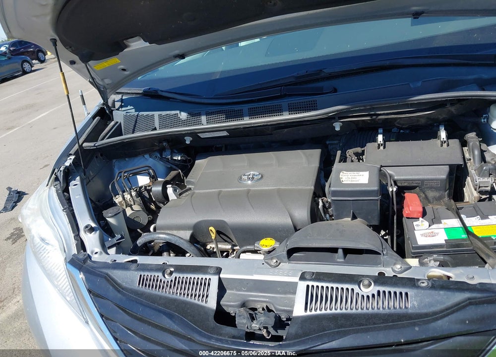 2014 TOYOTA SIENNA VIN: 5TDKK3DC1ES467215