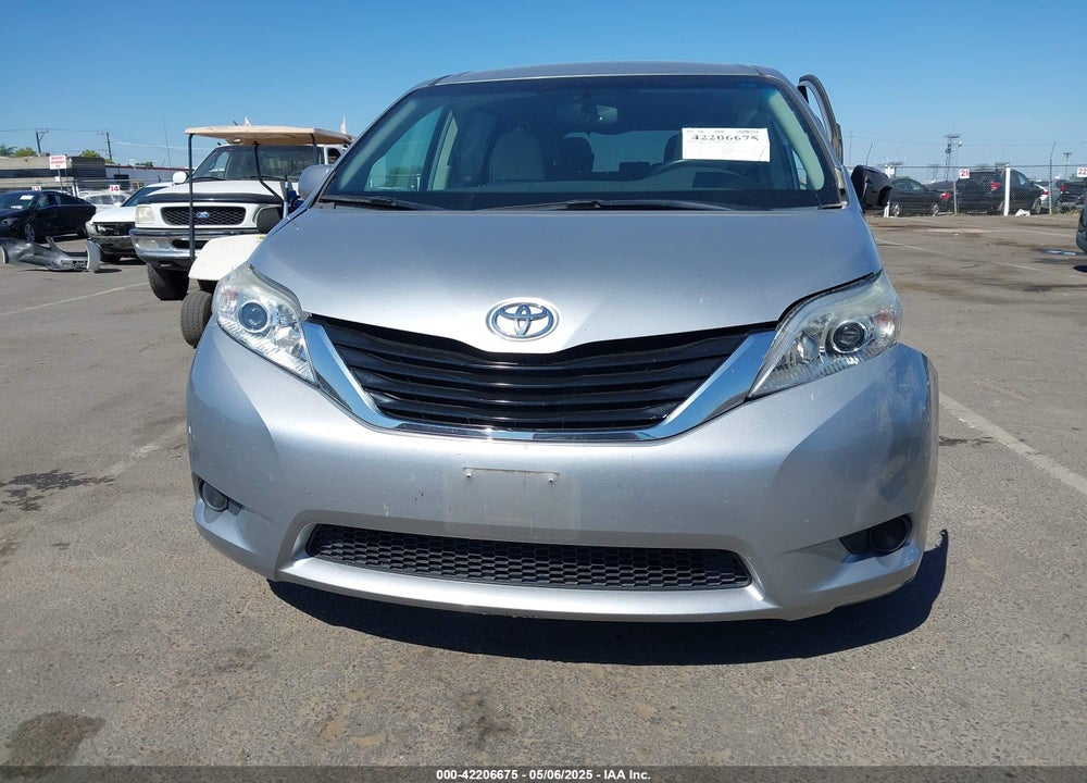 2014 TOYOTA SIENNA VIN: 5TDKK3DC1ES467215