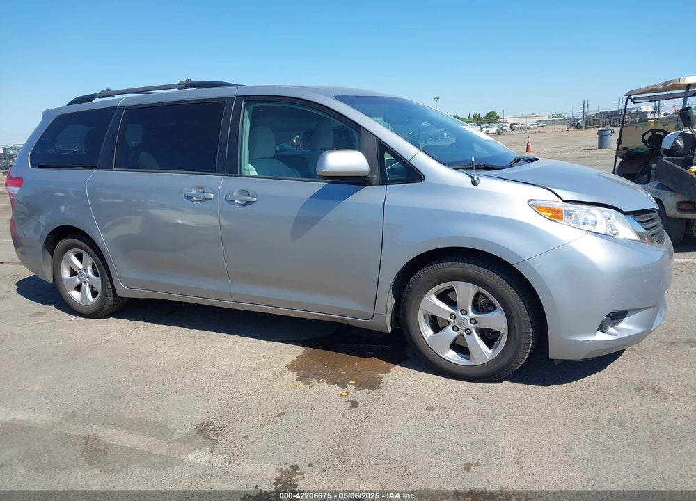 2014 TOYOTA SIENNA VIN: 5TDKK3DC1ES467215
