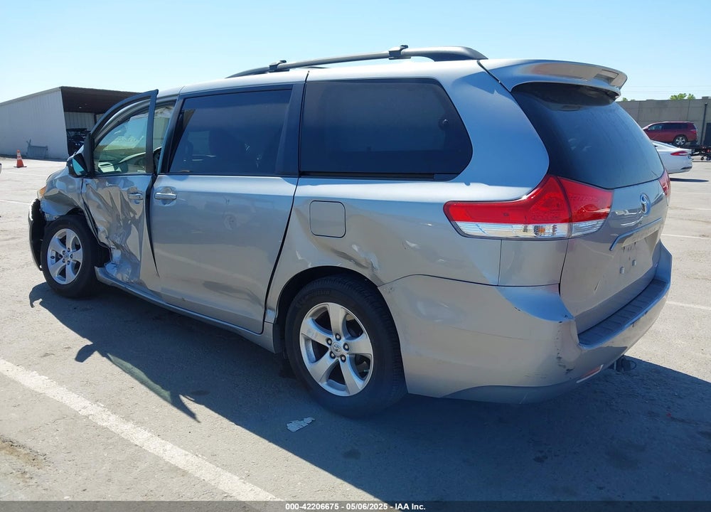 2014 TOYOTA SIENNA VIN: 5TDKK3DC1ES467215