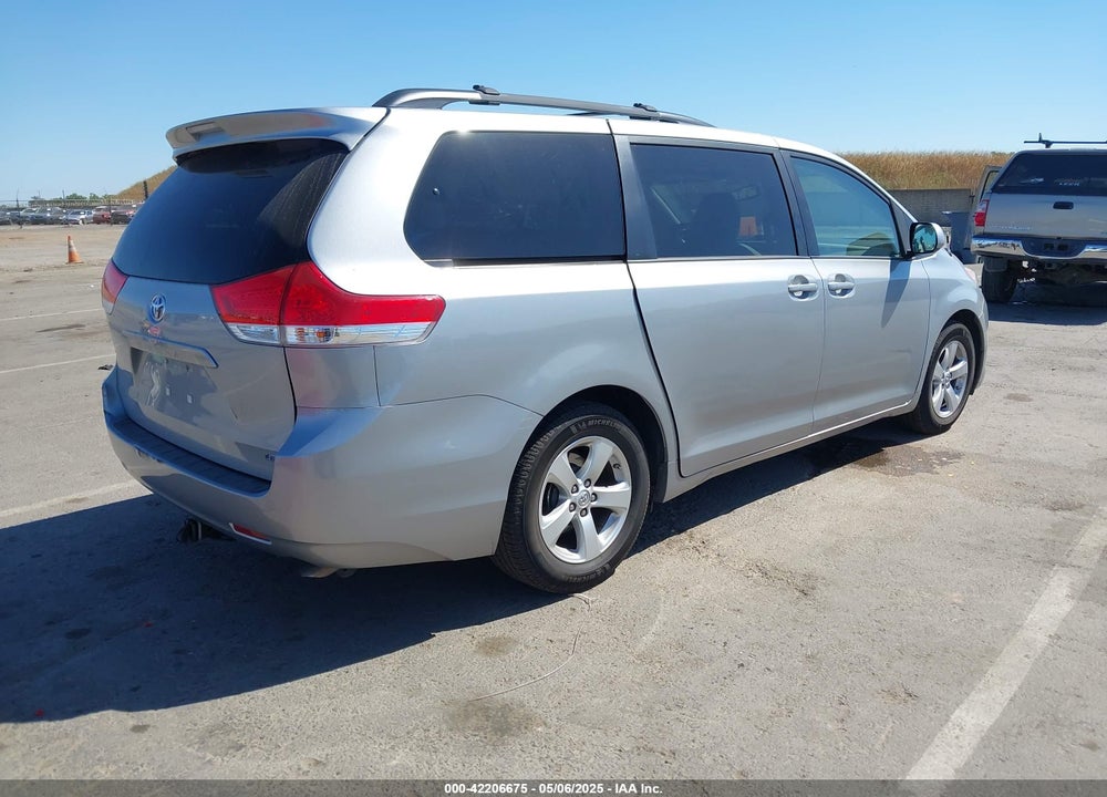 2014 TOYOTA SIENNA VIN: 5TDKK3DC1ES467215