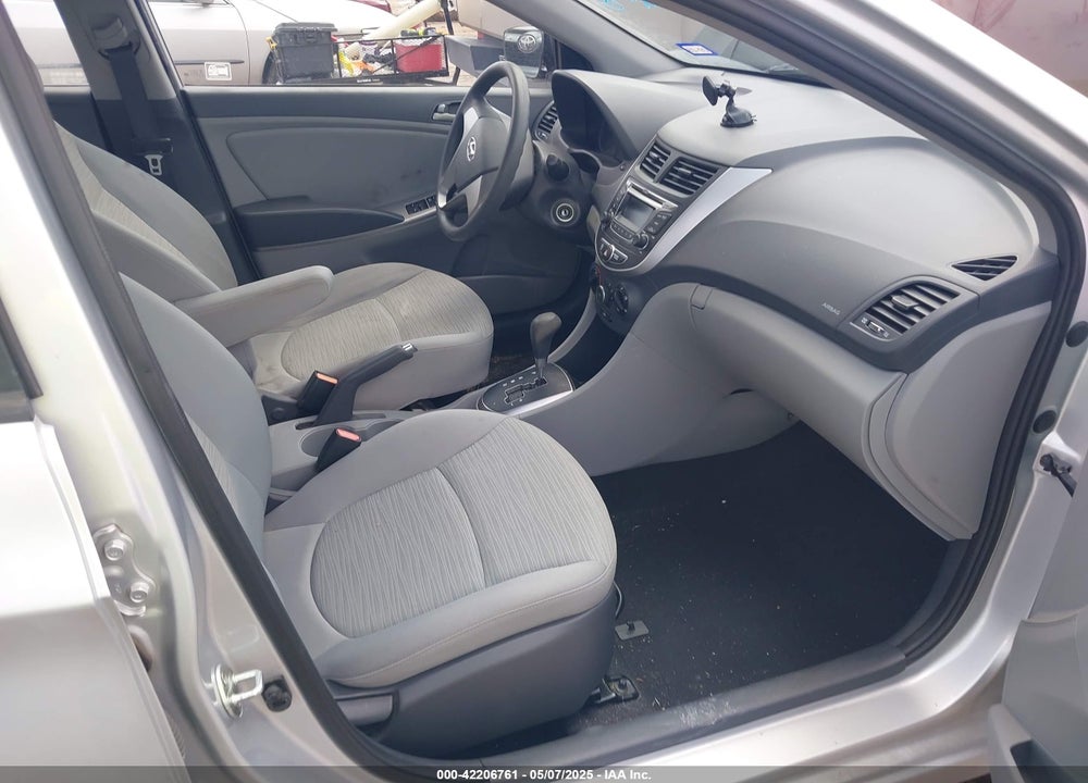 2016 HYUNDAI ACCENT VIN: KMHCT4AE1GU015563
