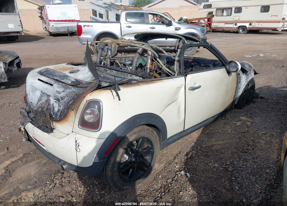 2013 MINI ROADSTER COOPER VIN: WMWSY1C51DT625393