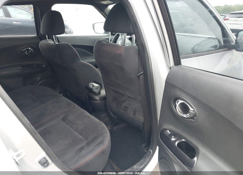 2015 NISSAN JUKE VIN: JN8AF5MV0FT563485