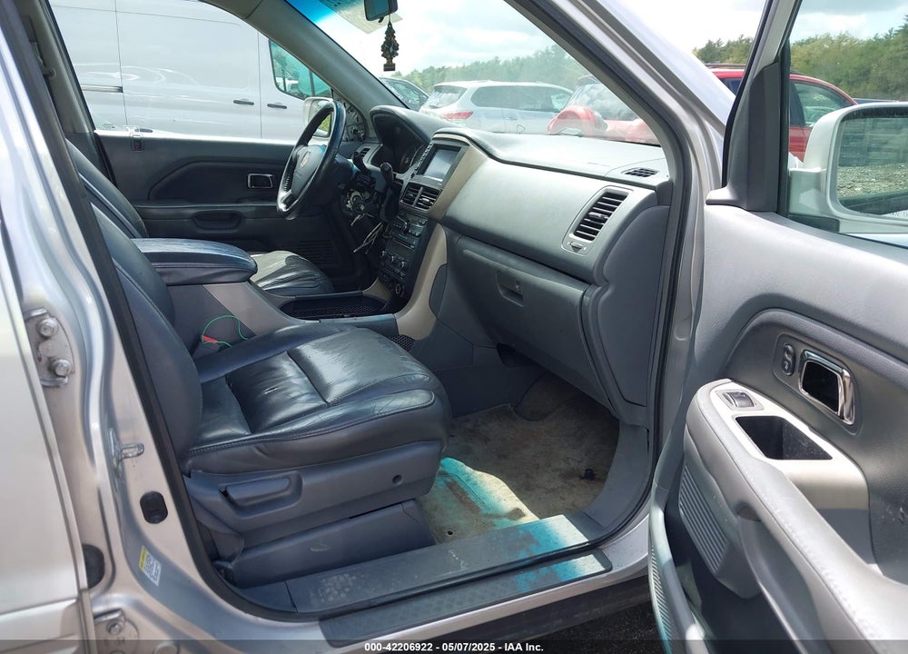 2006 HONDA PILOT VIN: 5FNYF28766B030130