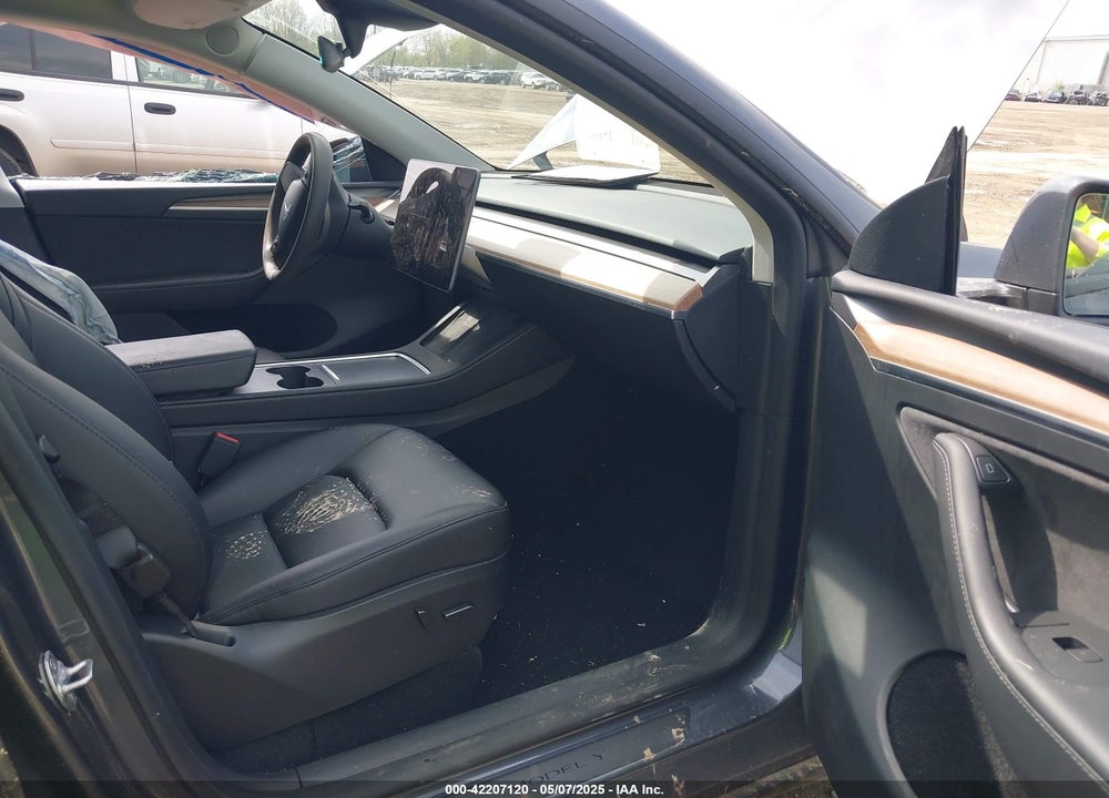 2023 TESLA MODEL Y VIN: 7SAYGDEF1PF777756