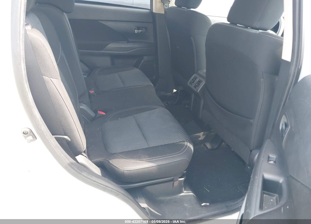 2020 MITSUBISHI OUTLANDER ES 2.4 VIN: JA4AD2A30LZ034060